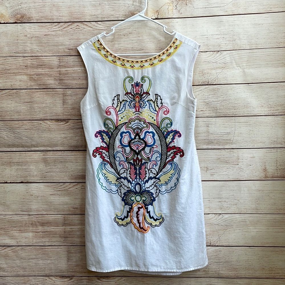 ‎TINLEY EMBROIDERED LINEN BLEND MINI DRESS IN WHITE